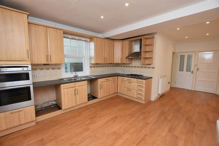 6 bedroom terraced house to rent - Photo 5