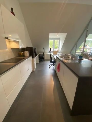 Prachtig appartement met 2 autostaanplaatsen en 1 grote slaapkamer gelegen te Laakdal-Eindhout! - Photo 3