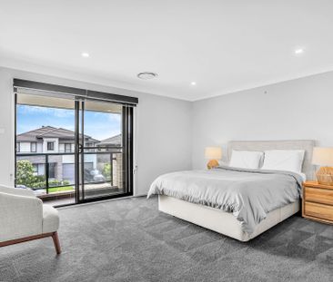 Family Home With Multiple Living Spaces! - Photo 3