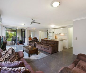 MODERN LIVING - Photo 1