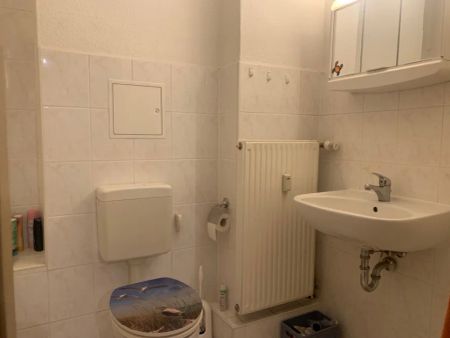 TEILMÖBLIERT - praktische 3 Raumwohnung - perfekt für eine WG Gründung - Foto 2