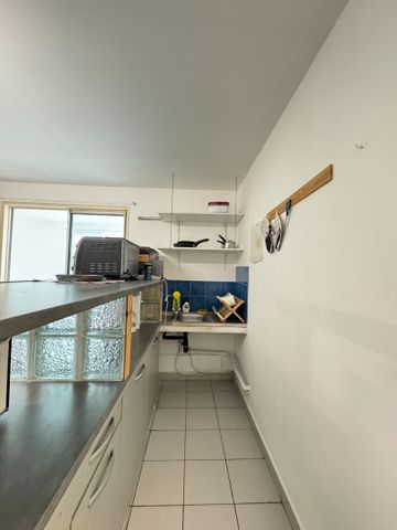 A LOUER - Sainte-Clotilde - Appartement T3 meublé avec 2 salles de bains proche de l'université idéal COLOCATION - Photo 3