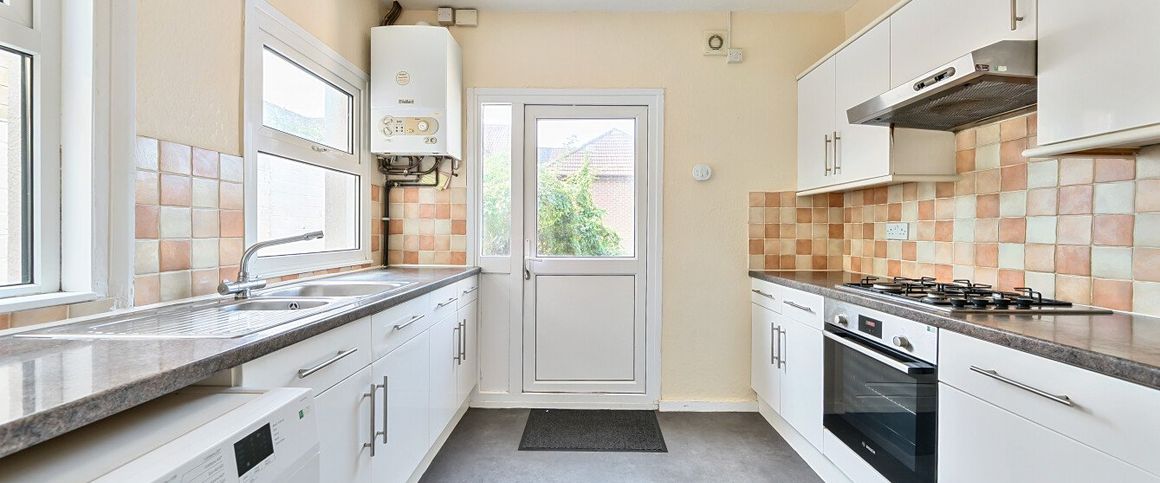 4 bedroom terraced house to rent - Photo 1