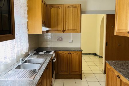Spacious Two Bedroom Unit in Centre of Allawah - Photo 3
