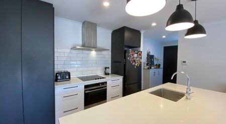 Lovely Family Home in a Top Location! - Photo 4