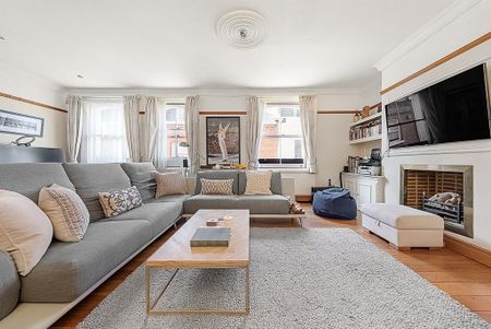 3 bedroom mews to rent - Photo 2