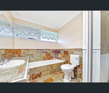 Split Level 3 Bed Home with Near New Kitchen! - Photo 4