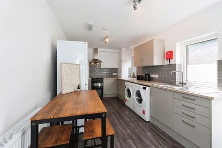 Parkinson Avenue, Scunthorpe - Photo 3