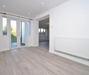 3 bedroom semi-detached house to rent - Photo 3