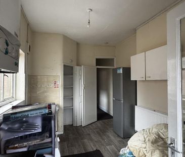 2 bedroom maisonette to rent - Photo 6