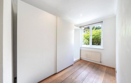 3 bedroom mews to rent - Photo 4