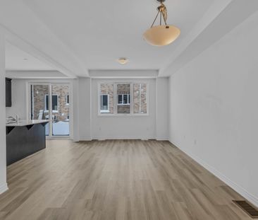 For Lease - 16 Ivory Road, Barrie, Ontario - Photo 3