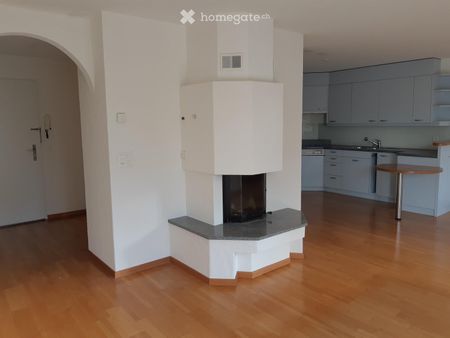 Schöne und ruhige 2 1/2-Zimmer Wohnung im Zentrum von Uster - mit Blick auf Aabach und Schloss - Photo 2