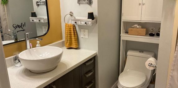 MÉTRO LAVAL 31/2 HAUT DE TRIPLEX LIBRE LE 1er AVRIL - Photo 2