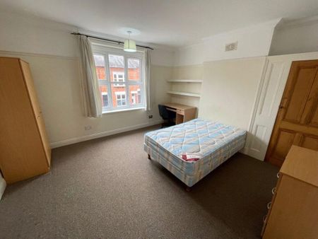 4 bedroom terraced house to rent - Photo 3