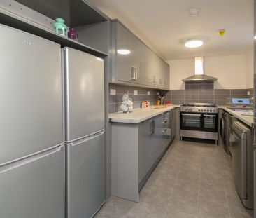 Room in a Shared House, Molyneux Road, L6 - Photo 6