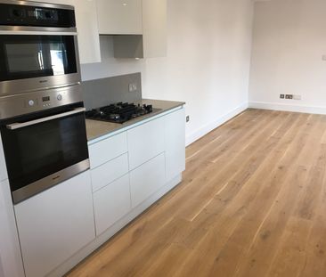 2 Bed Flat, Very Near Ealing Green Walpole Park , W5 - Photo 2