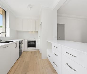 Fully Renovated 3 Bedroom Home with Pool and Entertaining Area - Photo 5