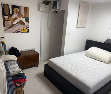 1 Bed Flat, Battersea Park Road, SW11 - Photo 5