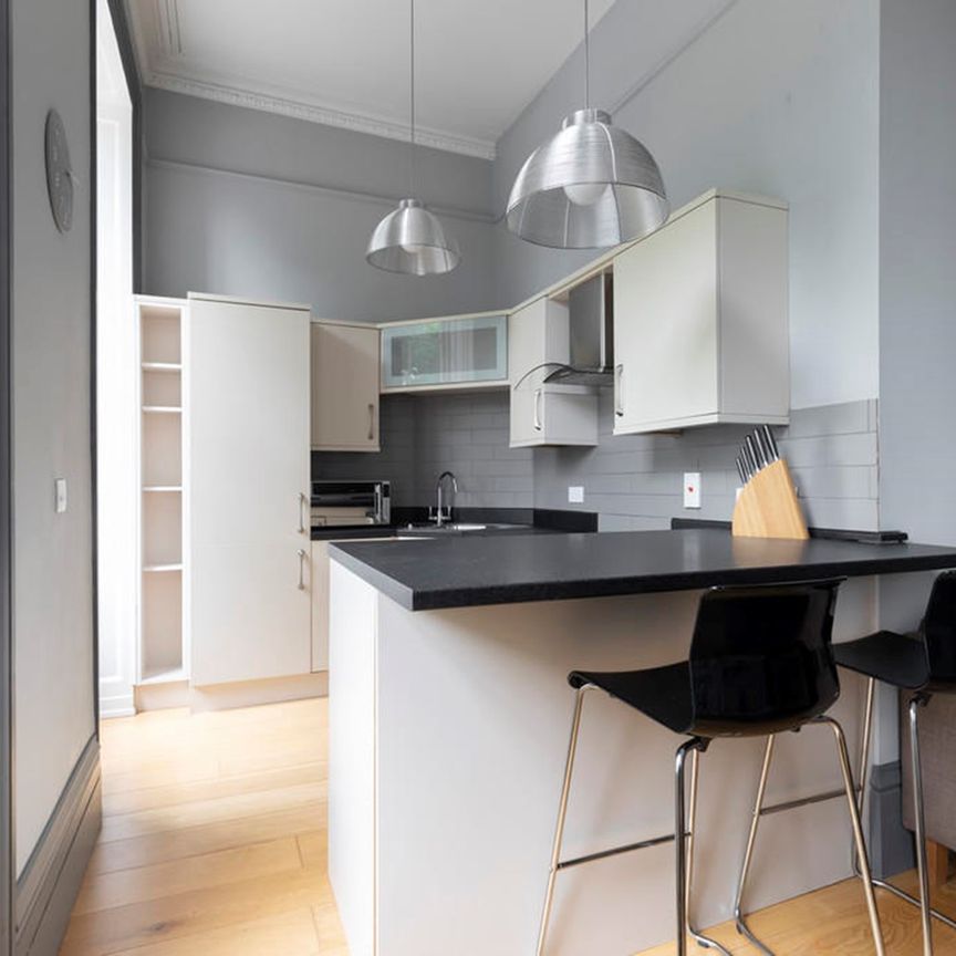 22 Lansdown Place, CHELTENHAM GL502HX - Photo 1