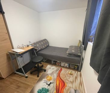 Room in a Shared House, London, E13 - Photo 5