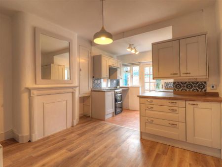 2 bedroom terraced house to rent - Photo 4