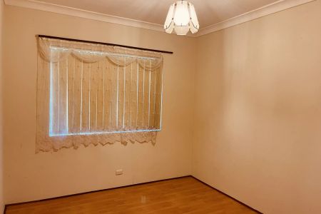 Spacious Two Bedroom Unit in Centre of Allawah - Photo 2