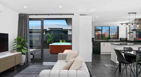 Elegant Supersized Family Home - Photo 2