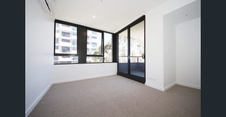 Brand New Larger 2 bedroom with sunny balcony - Photo 3