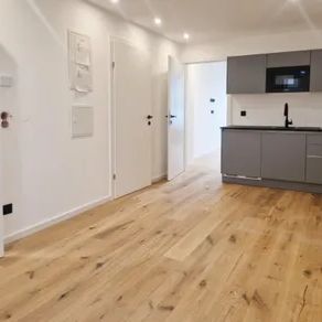 Modernes Single Apartment mit Terrasse - Erstbezug - Foto 1