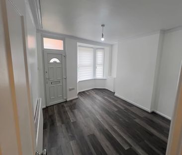 2 Bed Terraced House, Thurgarton Avenue, NG2 - Photo 6