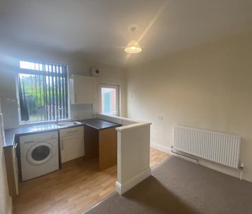 2 bedroom terraced house to rent - Photo 3
