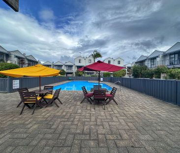 Stylish&Comfortable 2-Storey Home - Central Albany - Photo 4