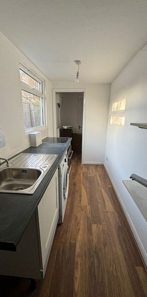 1 Bed Flat, Castleton Road, CR4 - Photo 1