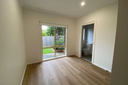 2/9 Koonawarra Street, Clayton. - Photo 5