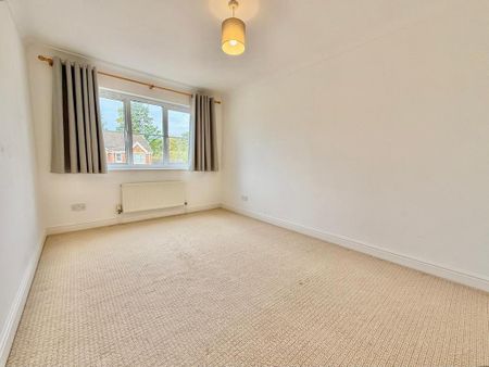 4 bedroom detached house to rent - Photo 4