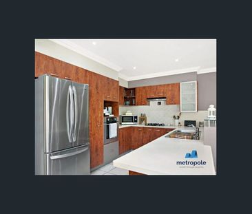 GORGEOUS TOWNHOME FILLED WITH LIGHT AND AIR! - Photo 2