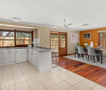 TIMELESS ELEGANCE IN THE HEART OF MALVERN EAST - Photo 2