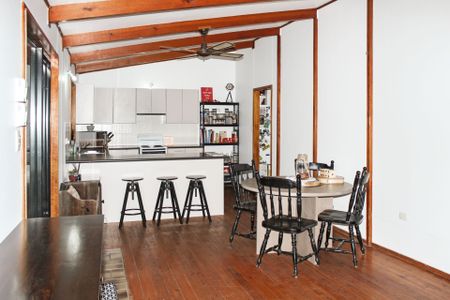 A CHARMING HOME - Photo 3