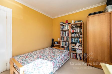 2 bedroom semi-detached house to rent - Photo 5