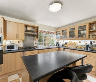 4 bedroom detached house to rent - Photo 6