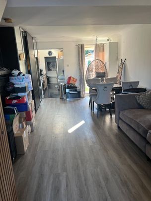 Room in a Shared House, Lamberts Place, CR0 - Photo 1