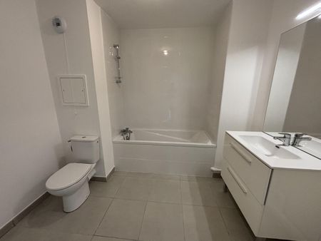 location Appartement T2 DE 39.34m² À ARMENTIERES - Photo 2