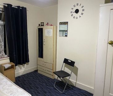 Room in a Shared House, Fawn Road, E13 - Photo 2