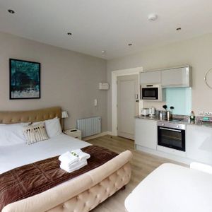 Student Properties to Let - Photo 2