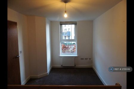 2 bedroom terraced house to rent - Photo 2