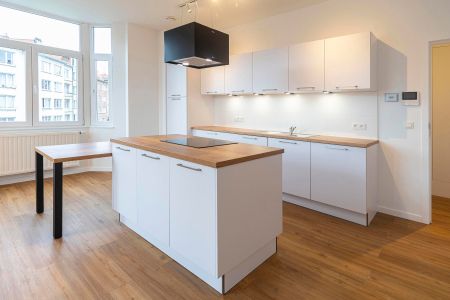 Magnifique appartement entièrement rénové avec balcon à 1180 Uccle - Photo 3