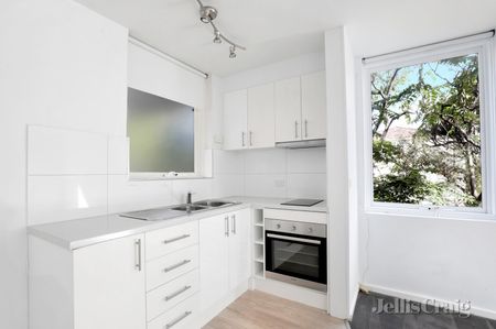 7/9-11 Barnsbury Road, South Yarra - Photo 2