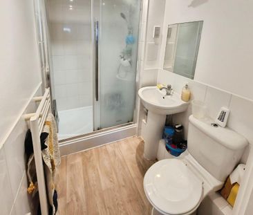 2 bedroom flat to rent - Photo 6