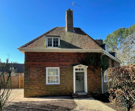 3 The Terrace, Moundsmere - Photo 2